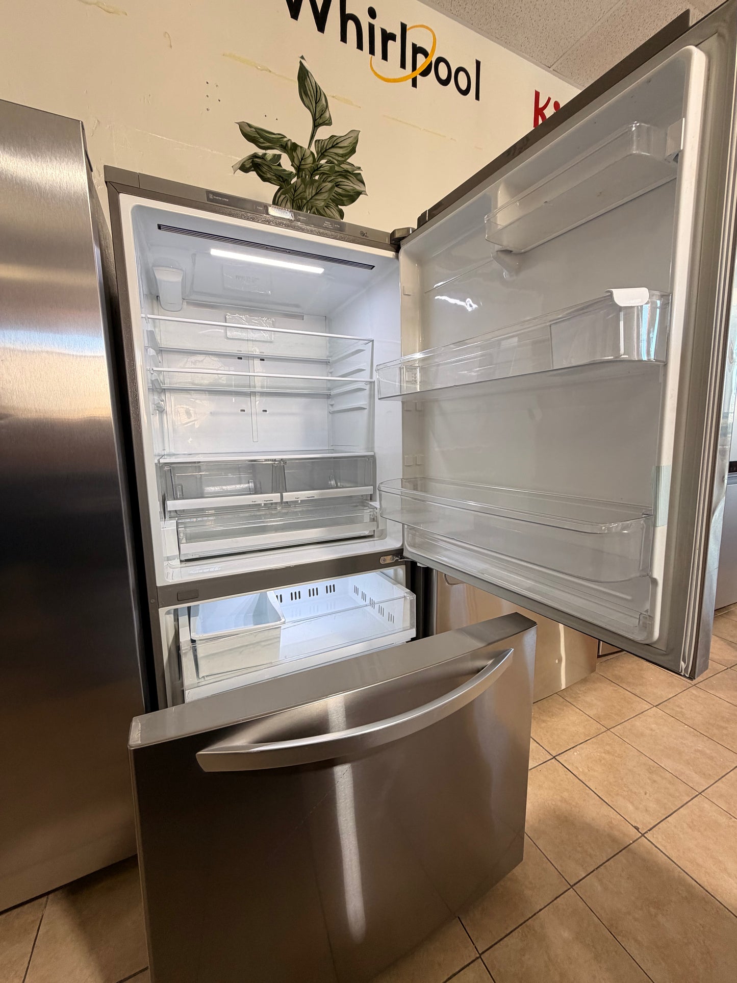 LG 33” in. Width 26 Cu.ft Bottom Freezer