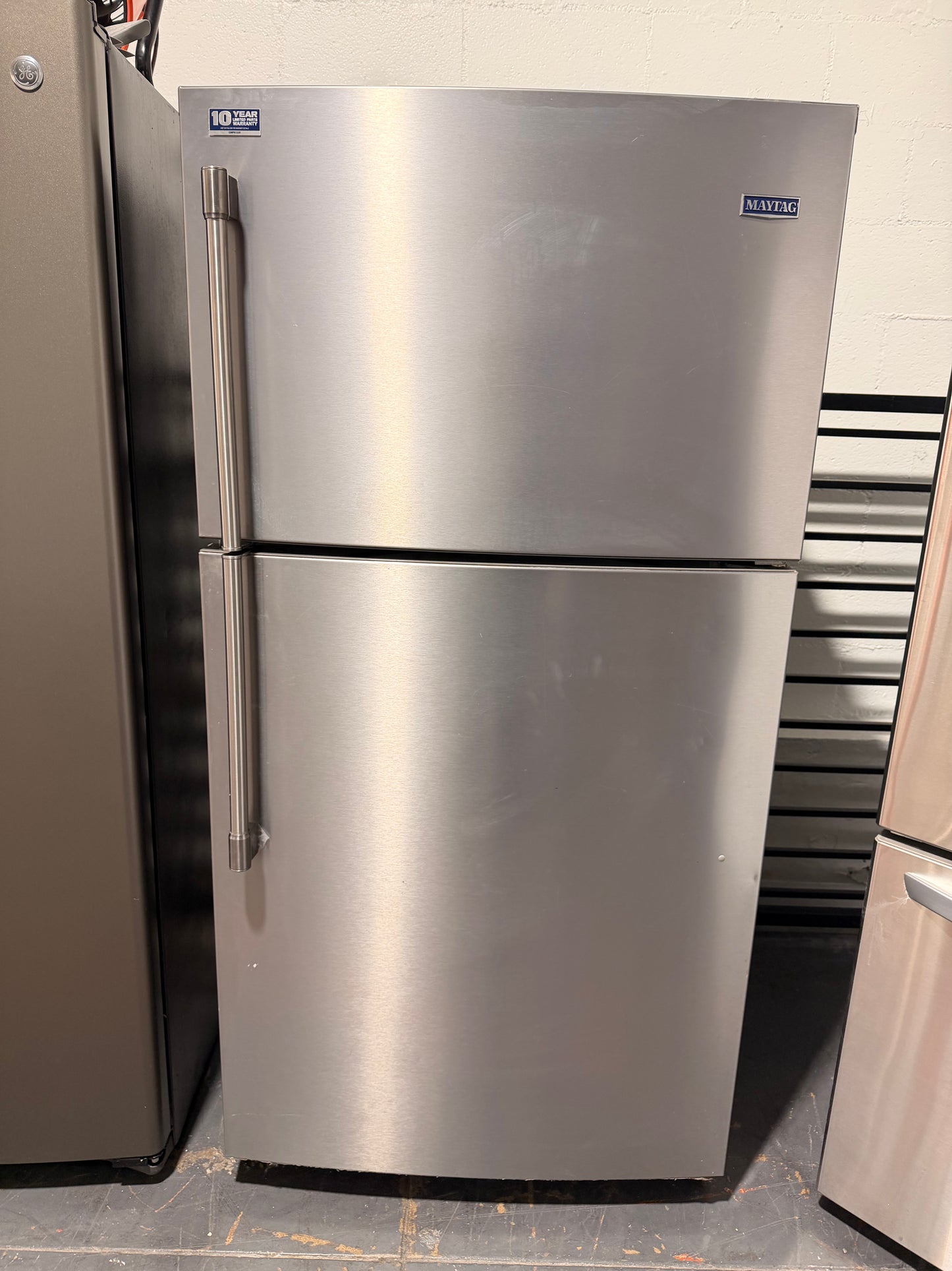 Maytag - 21 Cu. Ft. Wide Top Freezer Refrigerator with EvenAir Cooling Tower and BrightSeries LED Lighting - Stainless Steel