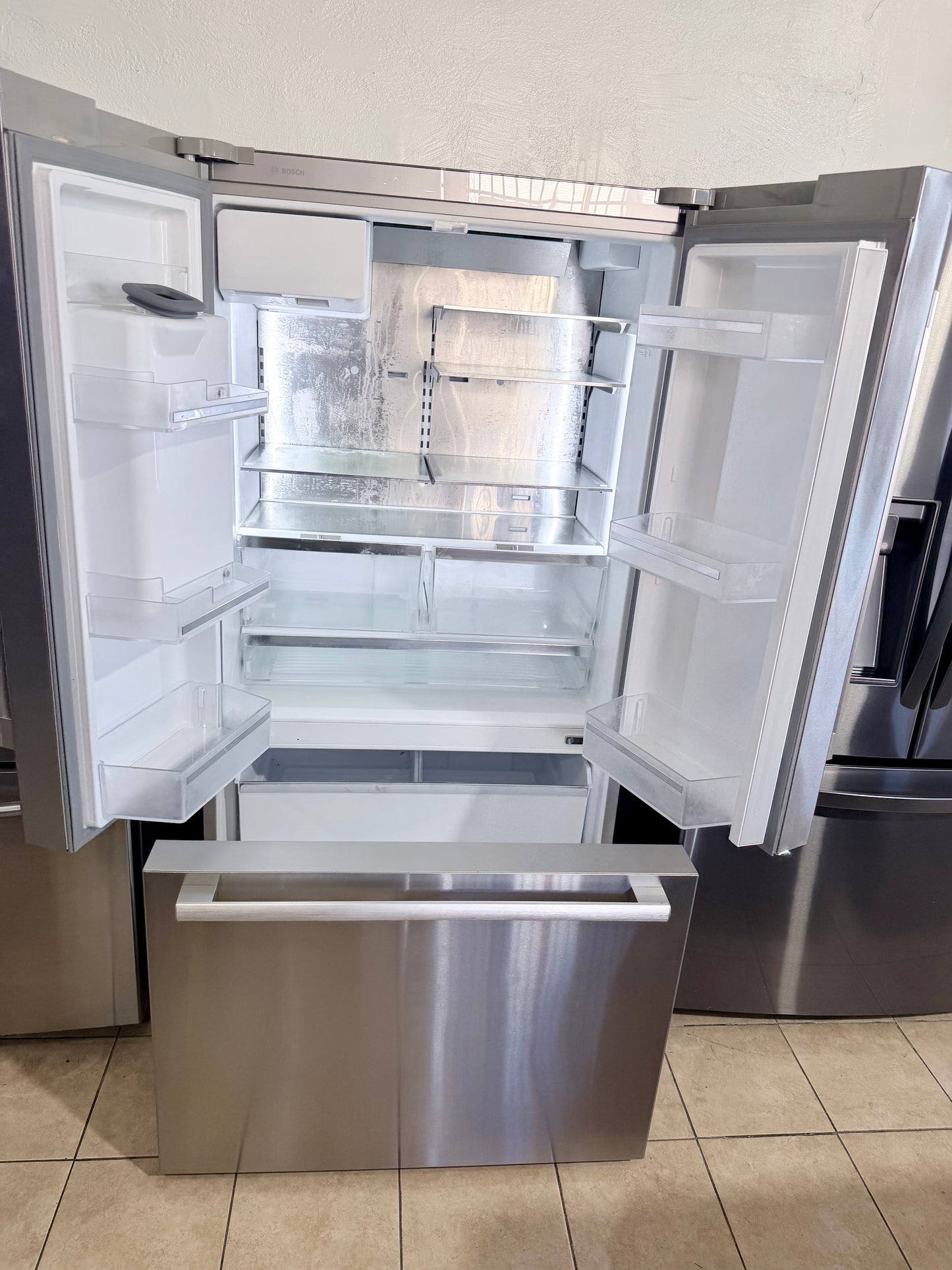 Bosch 500 Series French Door Refrigerator B36CD50SNS