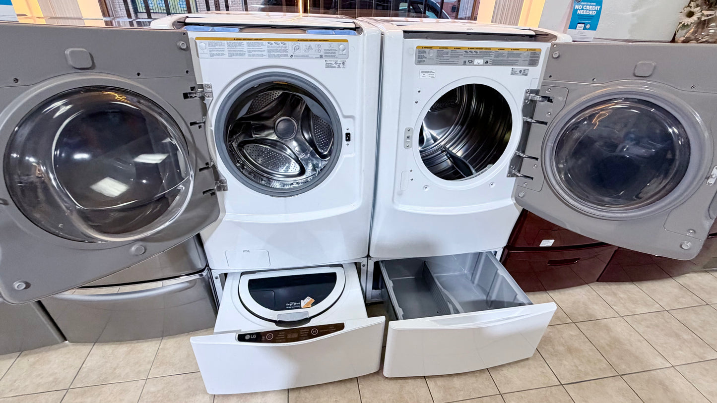 LG Washer and Dryer Combo