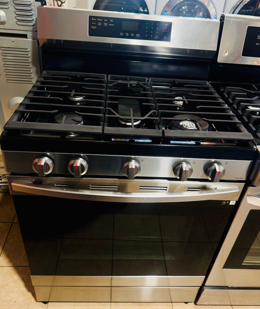 Samsung - 6.0 cu. ft. Freestanding Gas Range with No-Preheat Air Fry & Convection - Stainless Steel