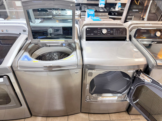 LG TurboWash® & Sensor Dry Laundry Set