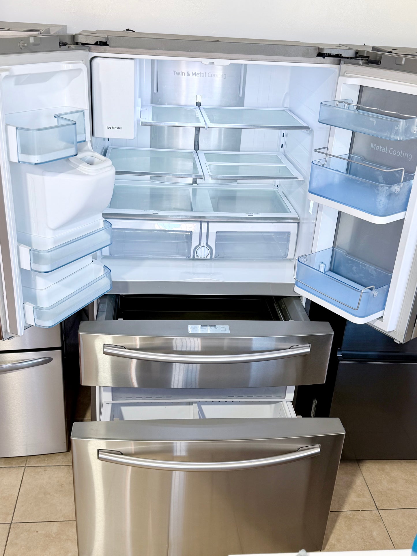 Samsung 28-Cu FT 4 Door Showcase